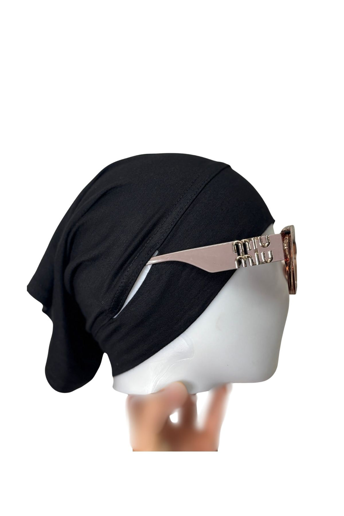 Bonnet avec ouverture aux oreilles